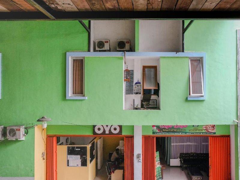 Reddoorz Near Flyover Arjosari Malang Exteriör bild