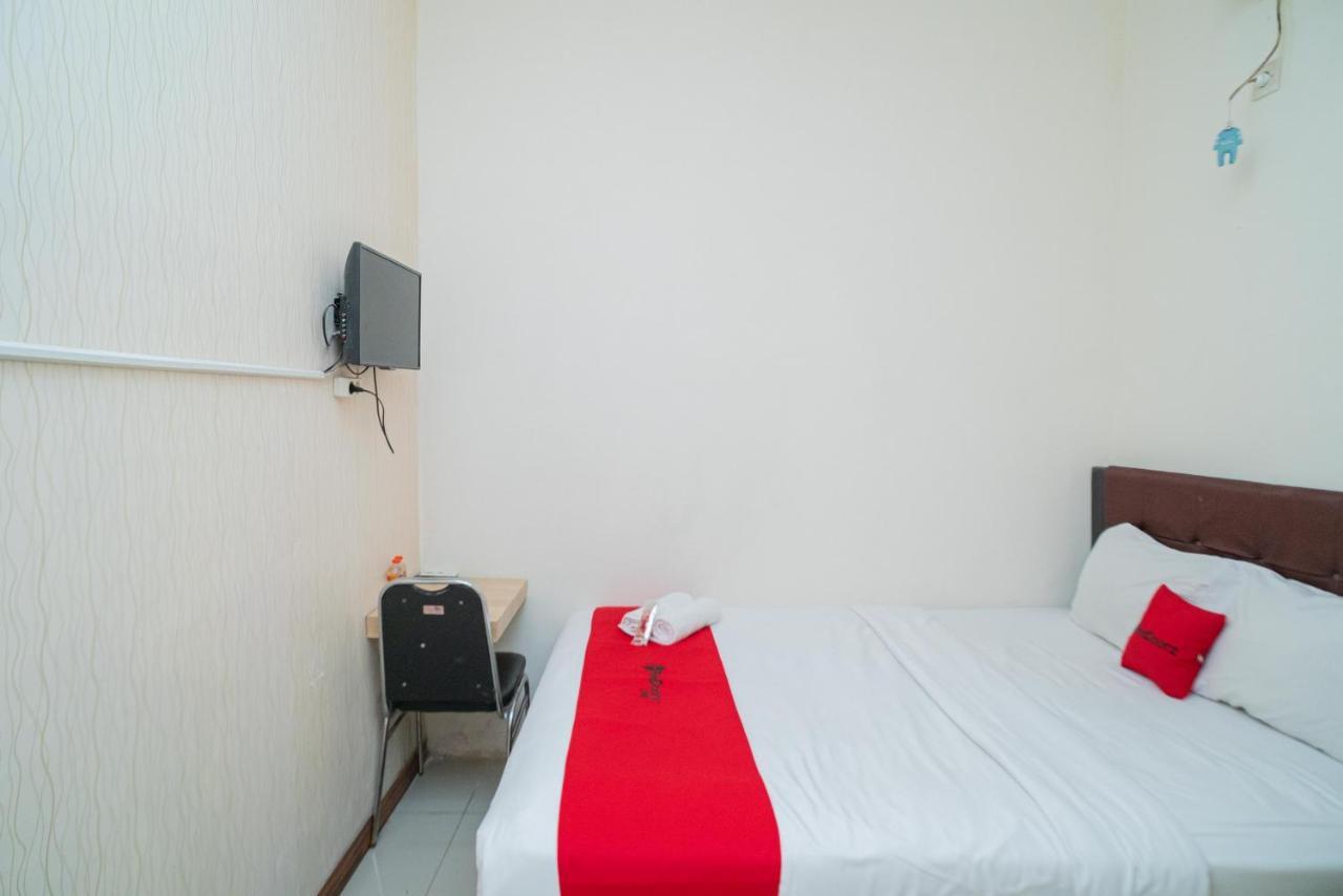 Reddoorz Near Flyover Arjosari Malang Exteriör bild