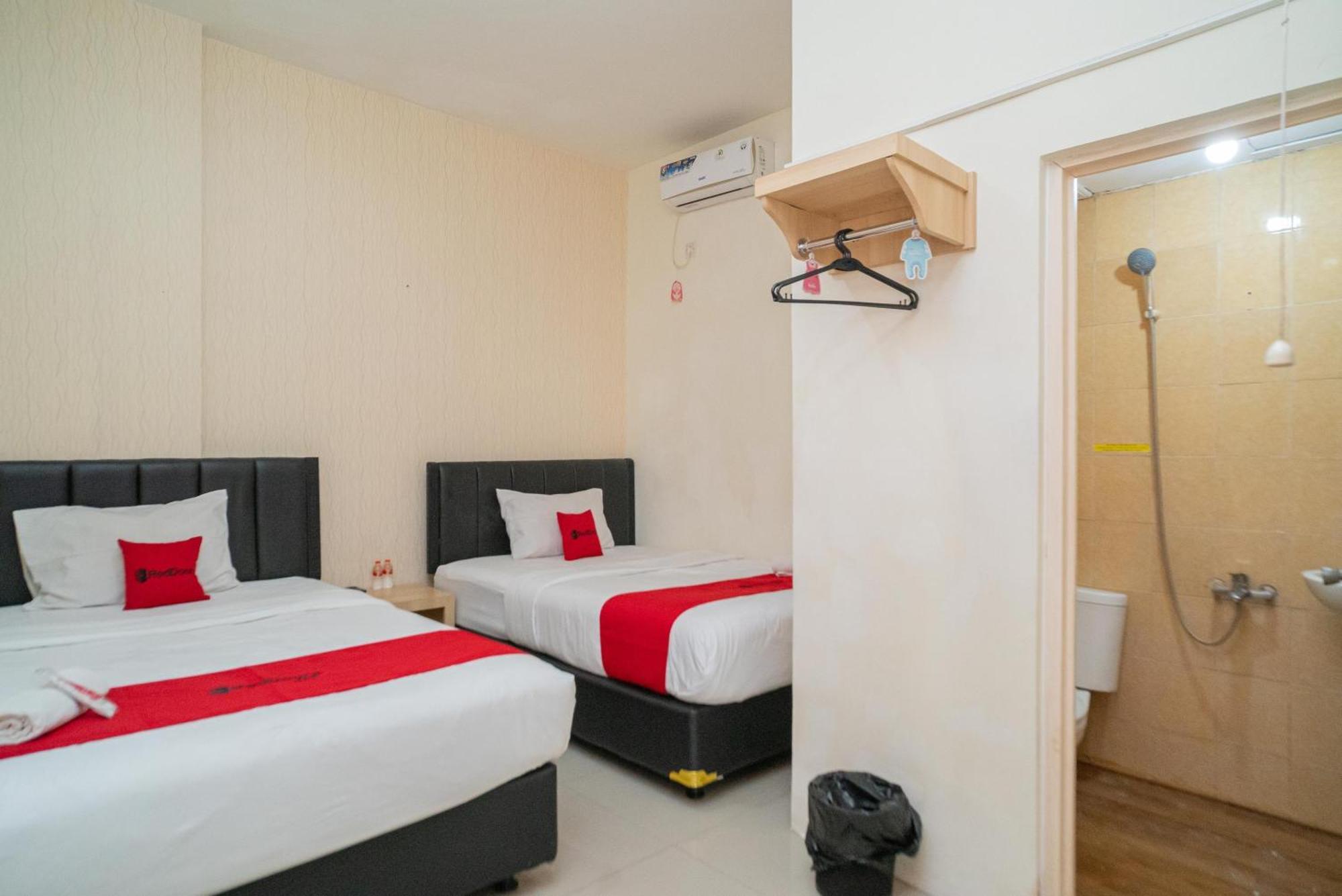 Reddoorz Near Flyover Arjosari Malang Exteriör bild