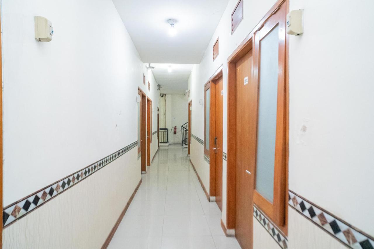Reddoorz Near Flyover Arjosari Malang Exteriör bild