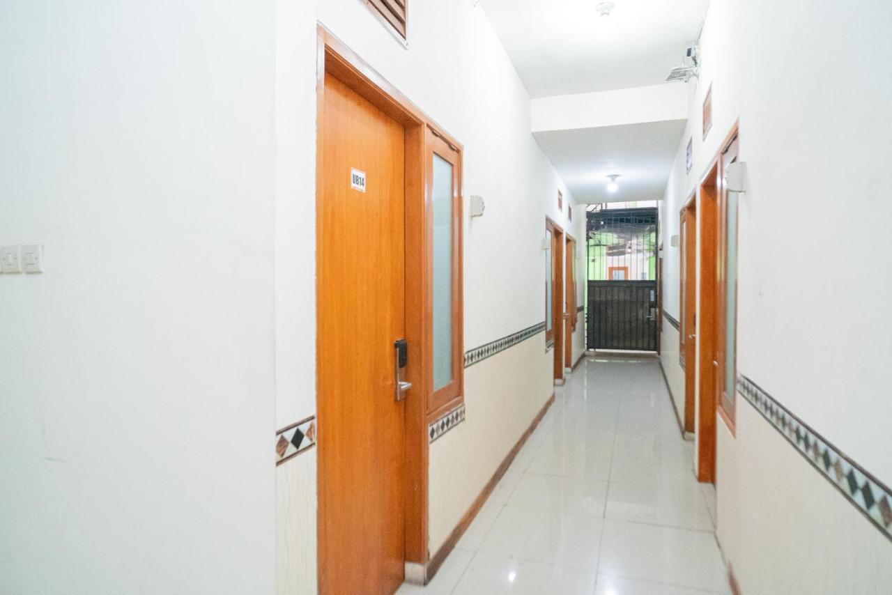Reddoorz Near Flyover Arjosari Malang Exteriör bild