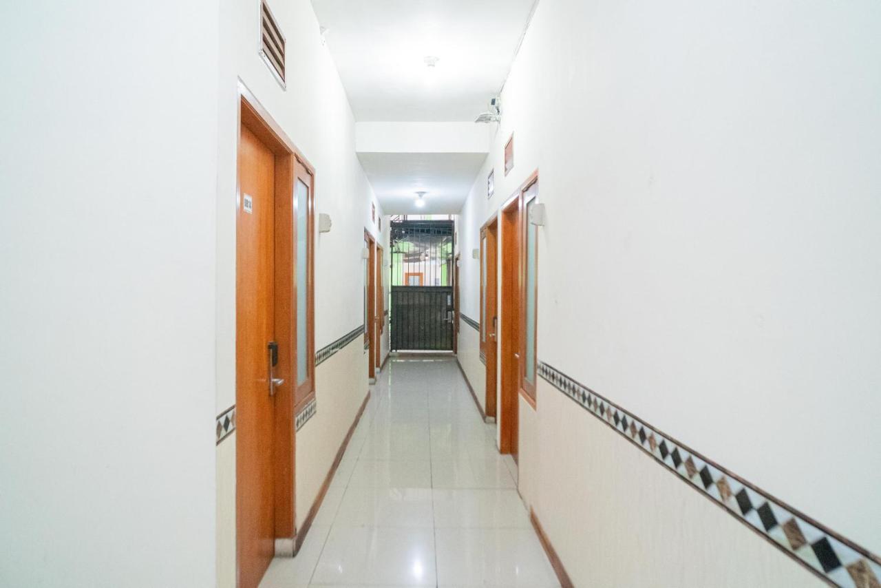 Reddoorz Near Flyover Arjosari Malang Exteriör bild
